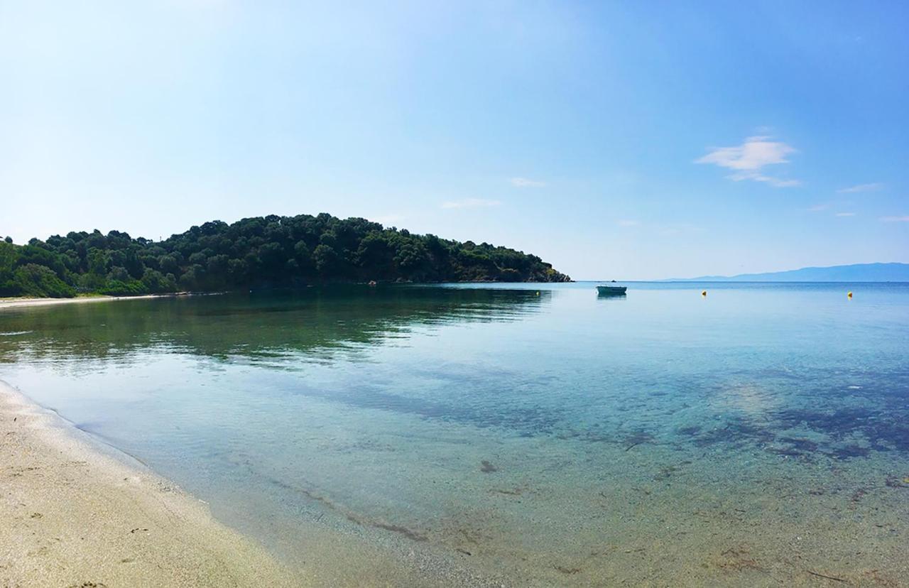Olive Bay Beach House 阿莫利亚尼岛 外观 照片